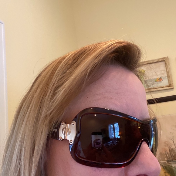 Miu Miu Sunglasses - Picture 6 of 6
